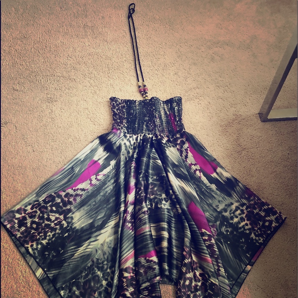Strapless tie around the neck dress